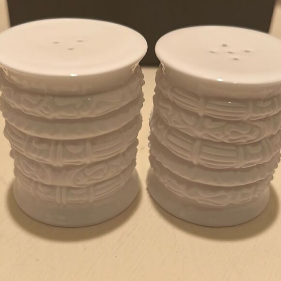 Katy Briscoe Home Bone China White Bisque Salt & Pepper Shakers 2.5” New In Box - Picture 6 of 15